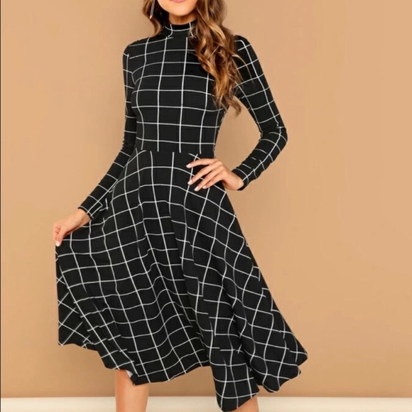 Dresses & Skirts - One piece long-sleeved mid-length dress